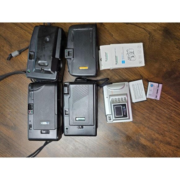 Lot Of 4 Vintage Film & Digital Cameras W/ Accessories - Picture 14 of 14